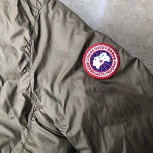 Sick Canada Goose bomber Dore Down jacket size large